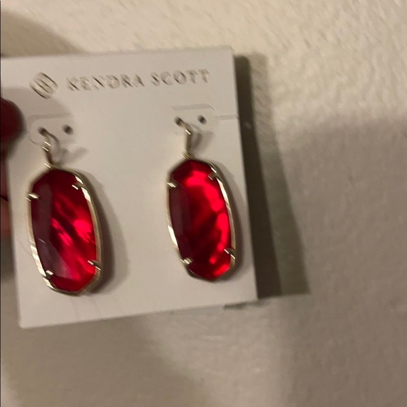NWT Kendra Scott RED BERRY GLASS DROPS MSRP $148 - Picture 3 of 3